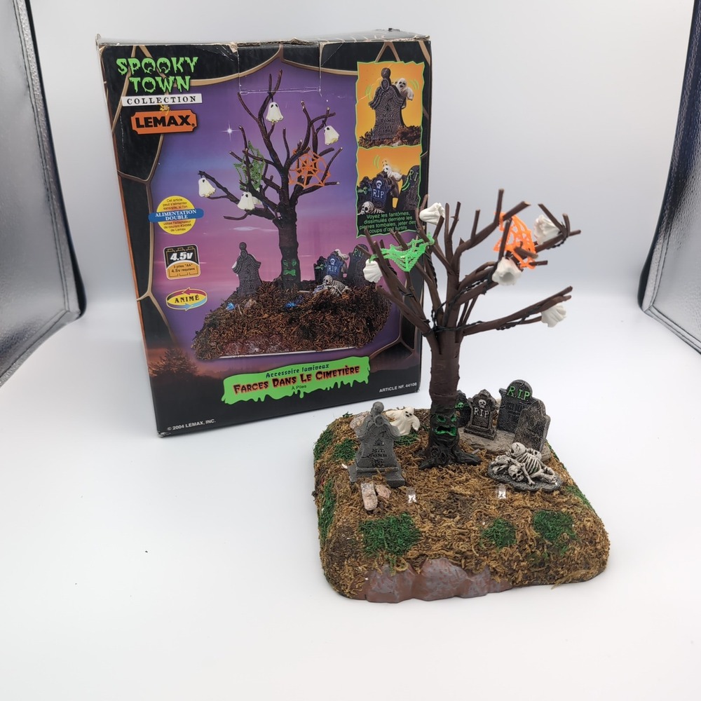 Lemax Spooky Town Halloween Cemetery Capers 44108 2004 Animated Lighted READ